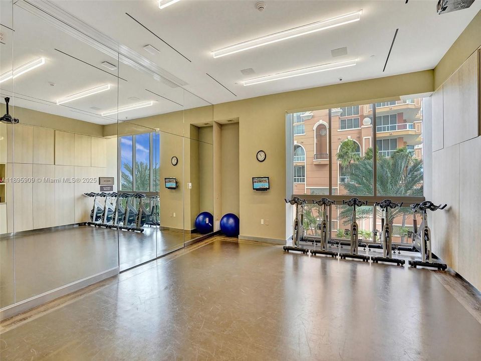 For Sale: $3,800,000 (3 beds, 3 baths, 2214 Square Feet)