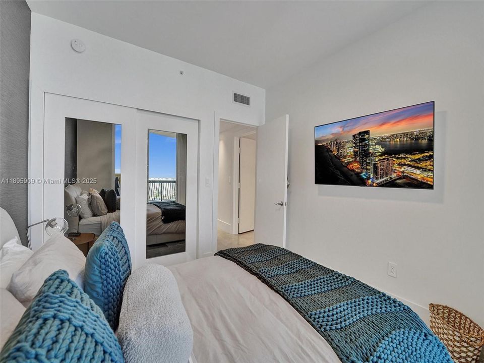 For Sale: $3,800,000 (3 beds, 3 baths, 2214 Square Feet)