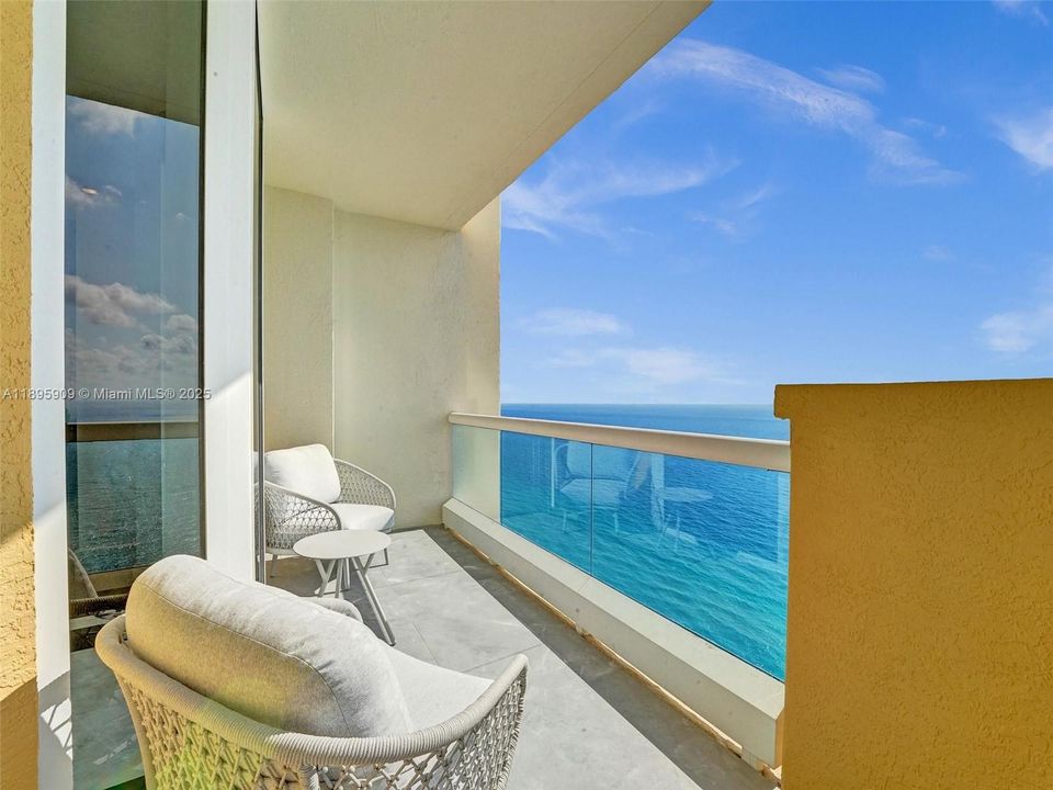 For Sale: $3,800,000 (3 beds, 3 baths, 2214 Square Feet)