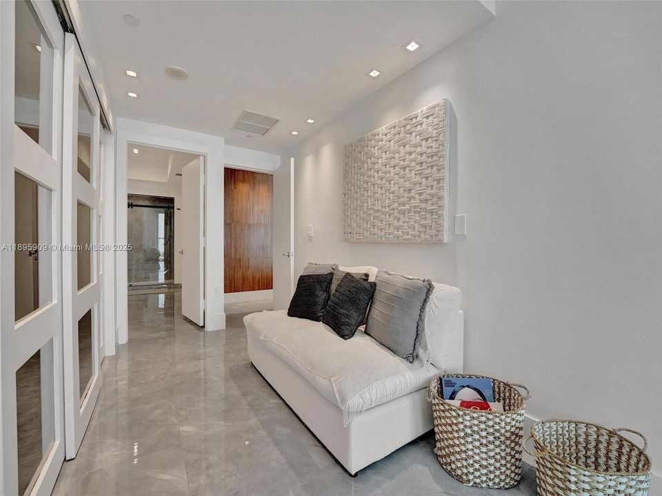 For Sale: $3,800,000 (3 beds, 3 baths, 2214 Square Feet)