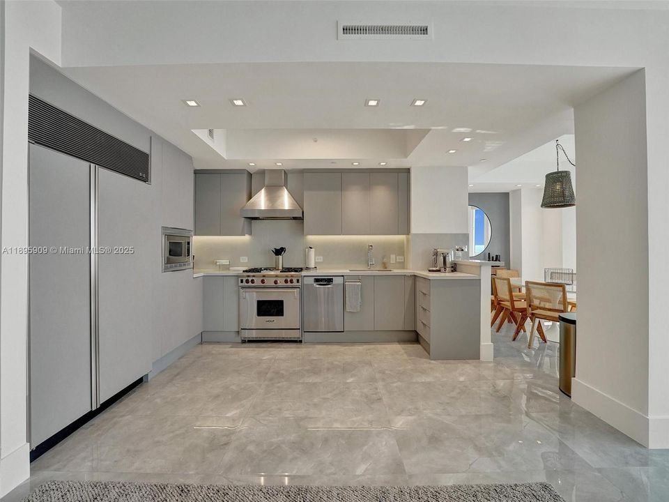 For Sale: $3,800,000 (3 beds, 3 baths, 2214 Square Feet)