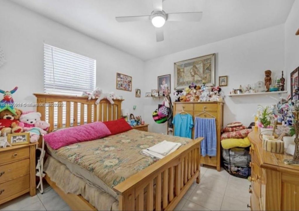 For Sale: $590,000 (4 beds, 2 baths, 1771 Square Feet)