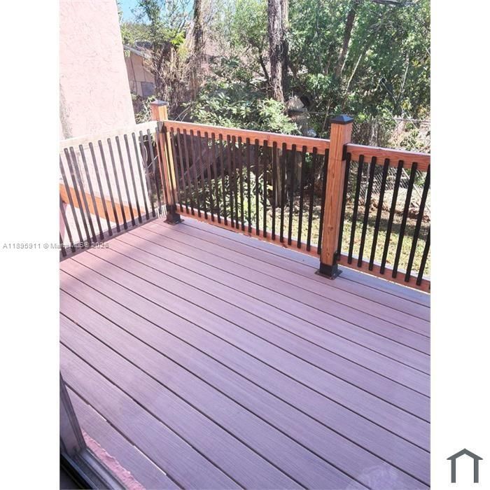 合同活跃: $299,000 (4 贝兹, 2 浴室, 1540 平方英尺)