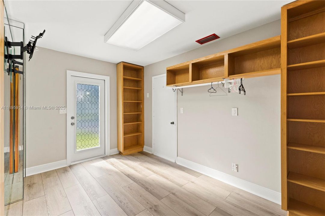 En Venta: $897,000 (5 camas, 4 baños, 2657 Pies cuadrados)