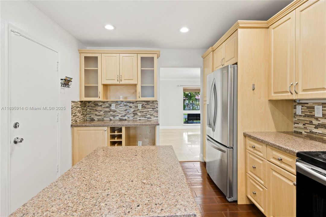 En Venta: $897,000 (5 camas, 4 baños, 2657 Pies cuadrados)