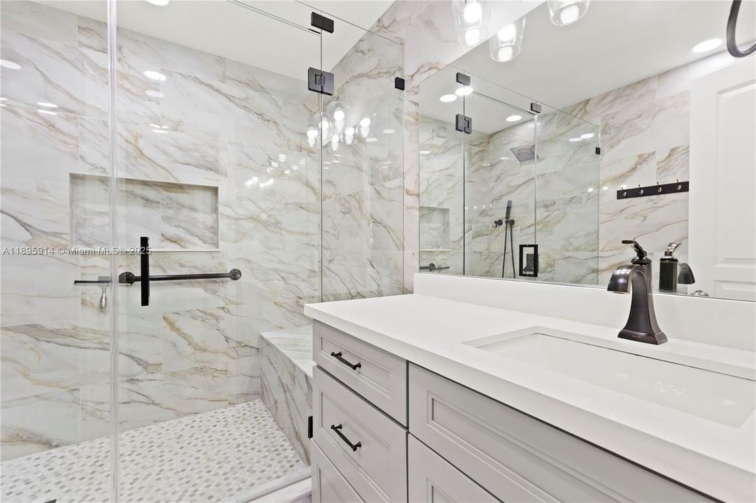 En Venta: $897,000 (5 camas, 4 baños, 2657 Pies cuadrados)