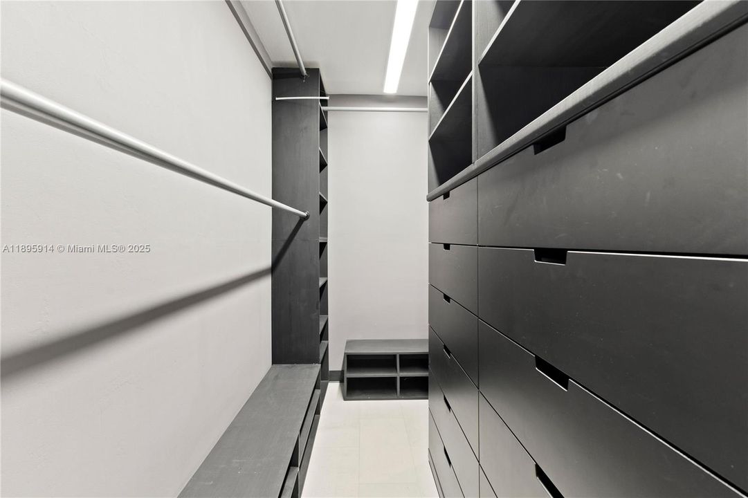 En Venta: $897,000 (5 camas, 4 baños, 2657 Pies cuadrados)