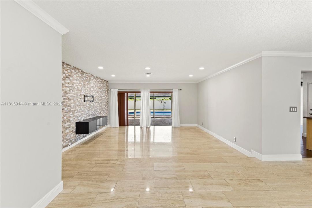 En Venta: $897,000 (5 camas, 4 baños, 2657 Pies cuadrados)