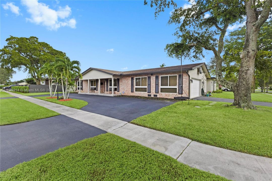 En Venta: $897,000 (5 camas, 4 baños, 2657 Pies cuadrados)