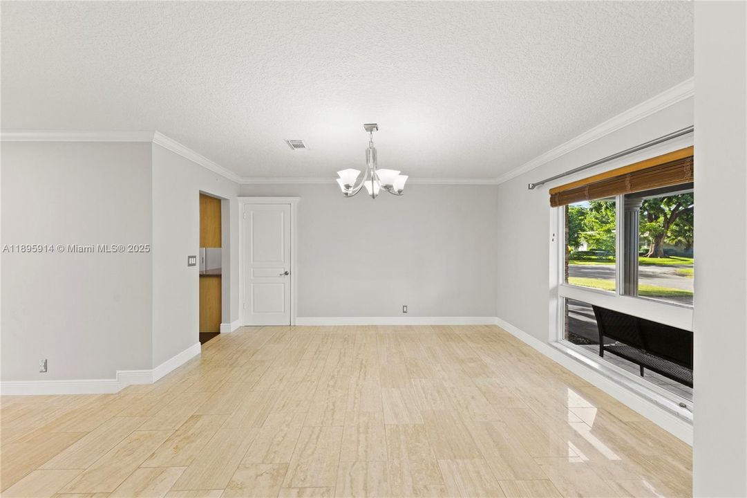 En Venta: $897,000 (5 camas, 4 baños, 2657 Pies cuadrados)