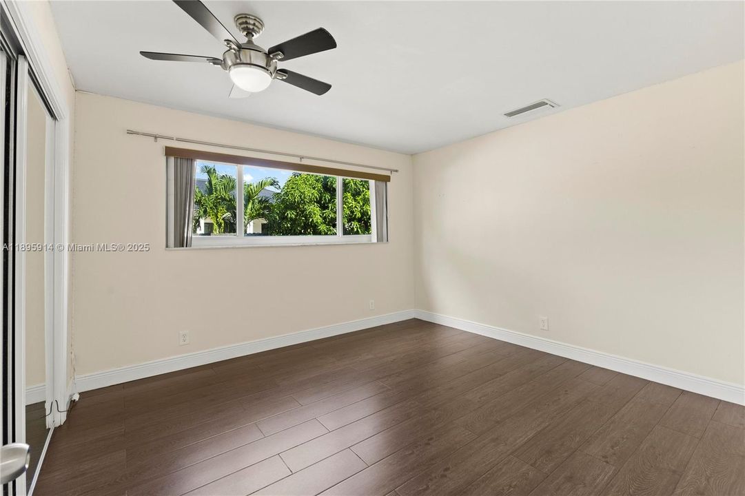 En Venta: $897,000 (5 camas, 4 baños, 2657 Pies cuadrados)