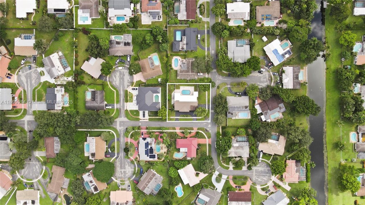 En Venta: $897,000 (5 camas, 4 baños, 2657 Pies cuadrados)