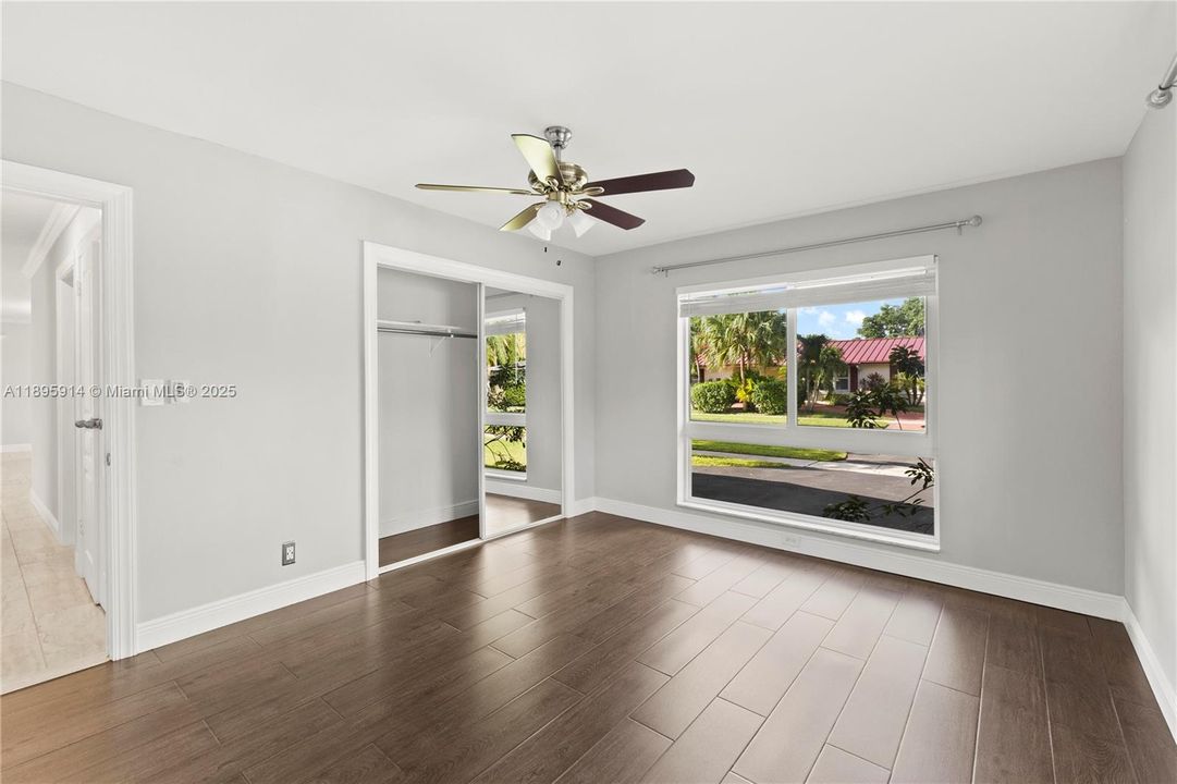 En Venta: $897,000 (5 camas, 4 baños, 2657 Pies cuadrados)