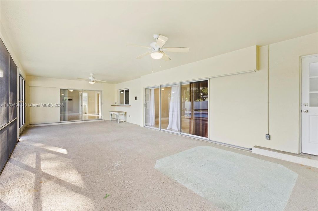 En Venta: $897,000 (5 camas, 4 baños, 2657 Pies cuadrados)