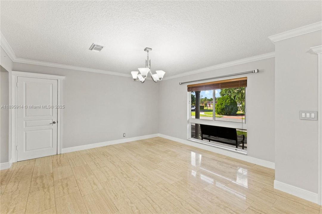 En Venta: $897,000 (5 camas, 4 baños, 2657 Pies cuadrados)