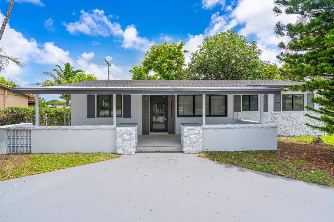 Недавно арендовано: $3,500 (4 спален, 2 ванн, 1175 Квадратных фут)