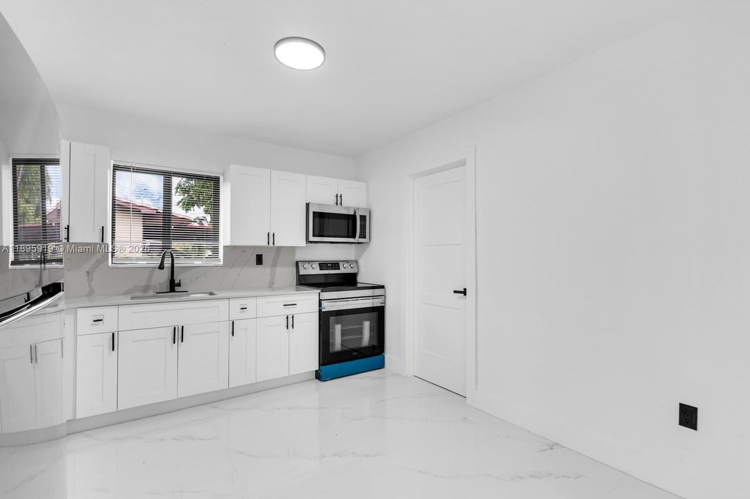 Недавно арендовано: $3,500 (4 спален, 2 ванн, 1175 Квадратных фут)