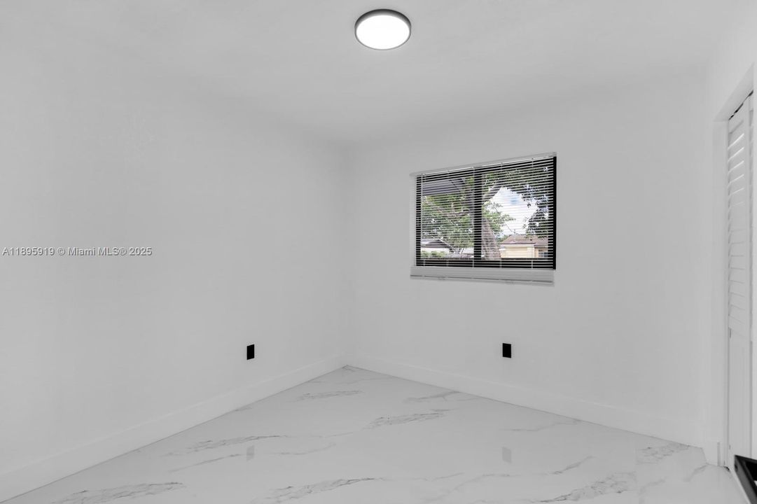 Недавно арендовано: $3,500 (4 спален, 2 ванн, 1175 Квадратных фут)