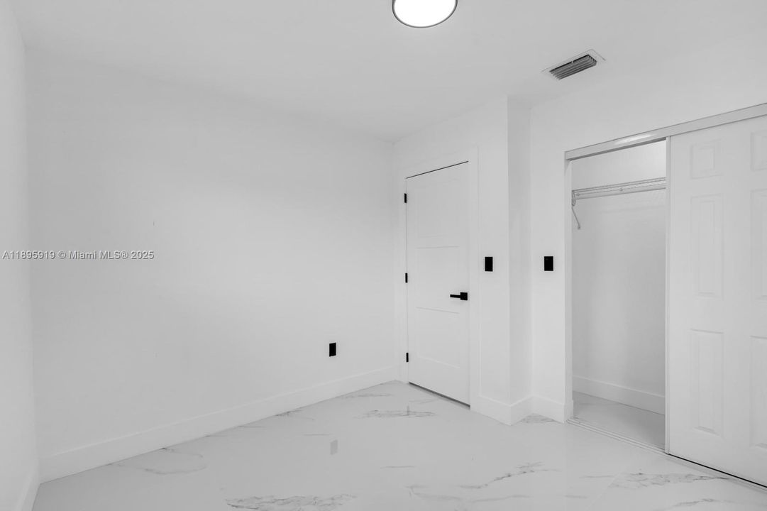 Недавно арендовано: $3,500 (4 спален, 2 ванн, 1175 Квадратных фут)