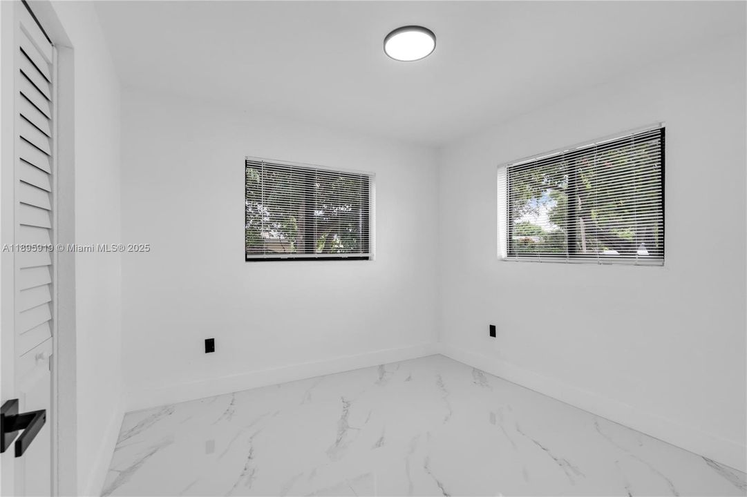 Недавно арендовано: $3,500 (4 спален, 2 ванн, 1175 Квадратных фут)