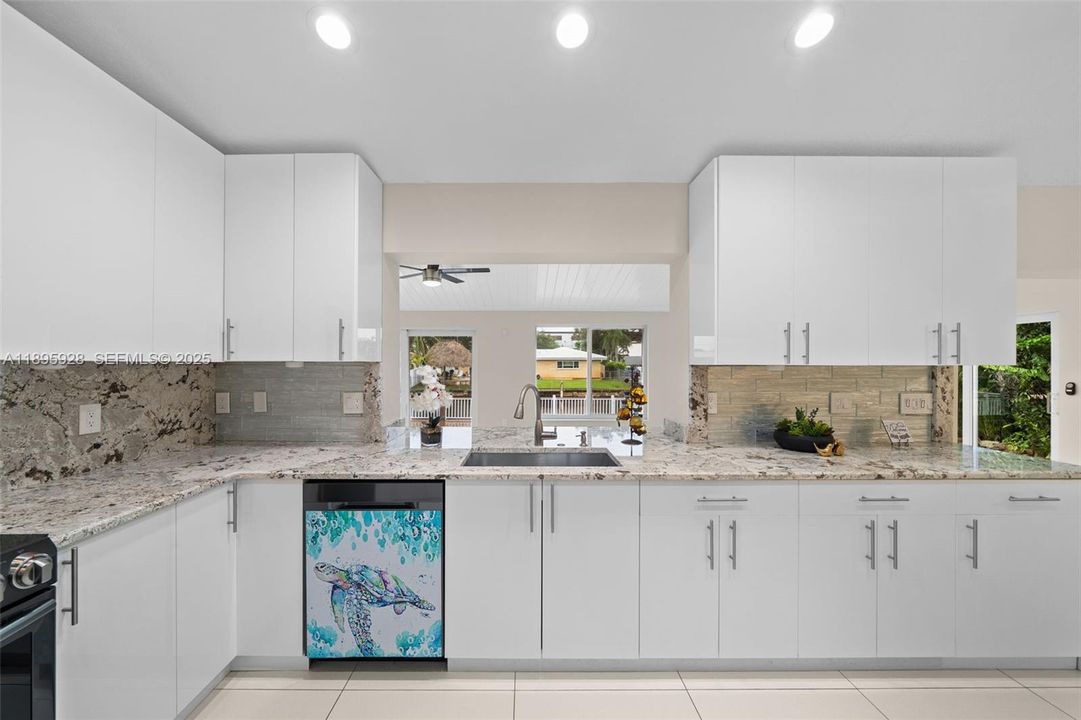 出租: $6,999 (3 贝兹, 2 浴室, 2267 平方英尺)