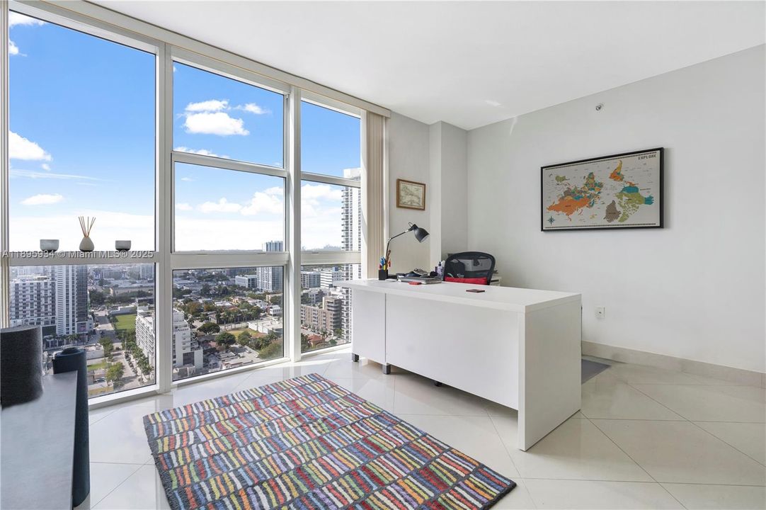 Recently Rented: $4,900 (2 beds, 2 baths, 1368 Square Feet)