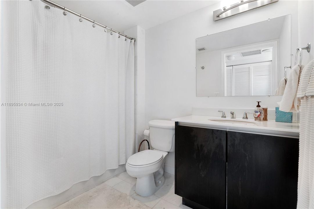 Recently Rented: $4,900 (2 beds, 2 baths, 1368 Square Feet)