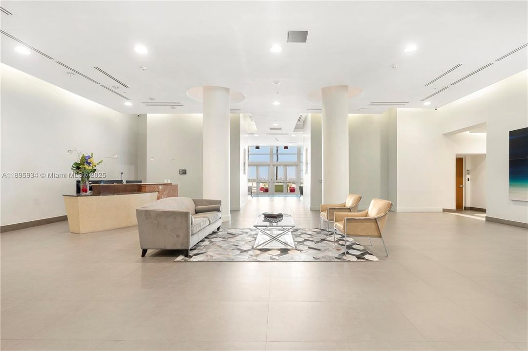 Recently Rented: $4,900 (2 beds, 2 baths, 1368 Square Feet)