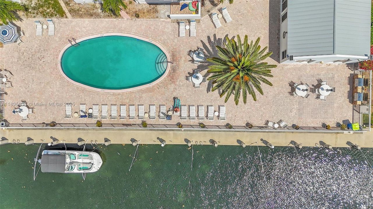 В аренду: $2,000 (2 спален, 2 ванн, 835 Квадратных фут)