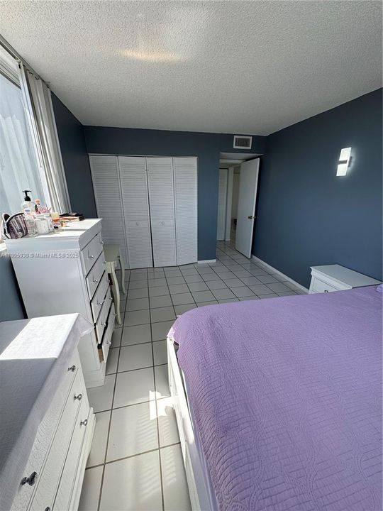 待售: $299,000 (2 贝兹, 2 浴室, 970 平方英尺)