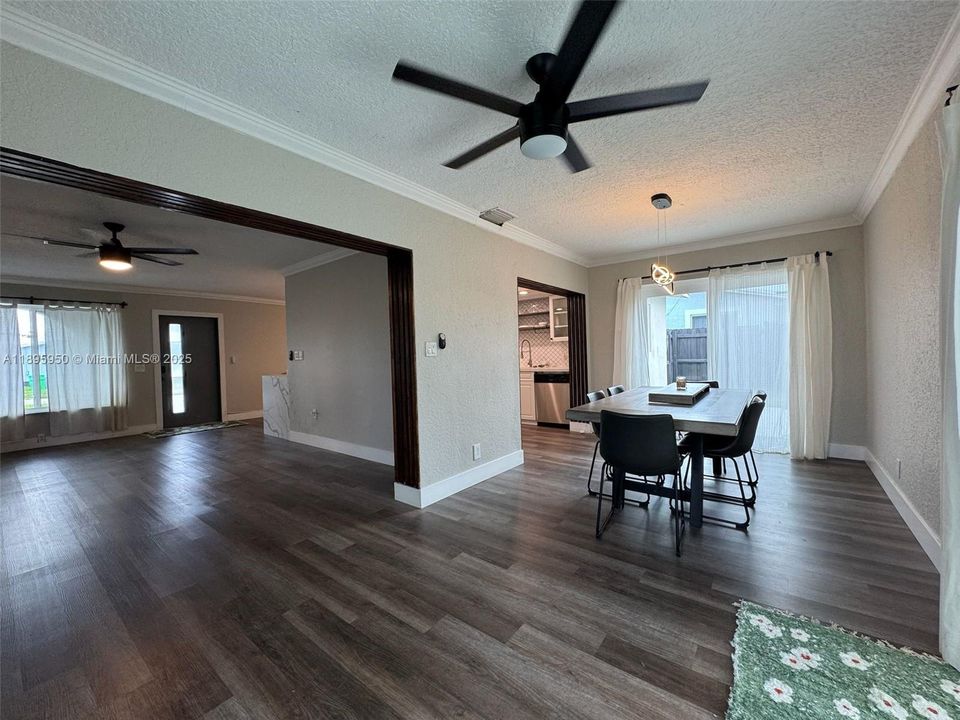 Recently Rented: $3,200 (2 beds, 2 baths, 1337 Square Feet)