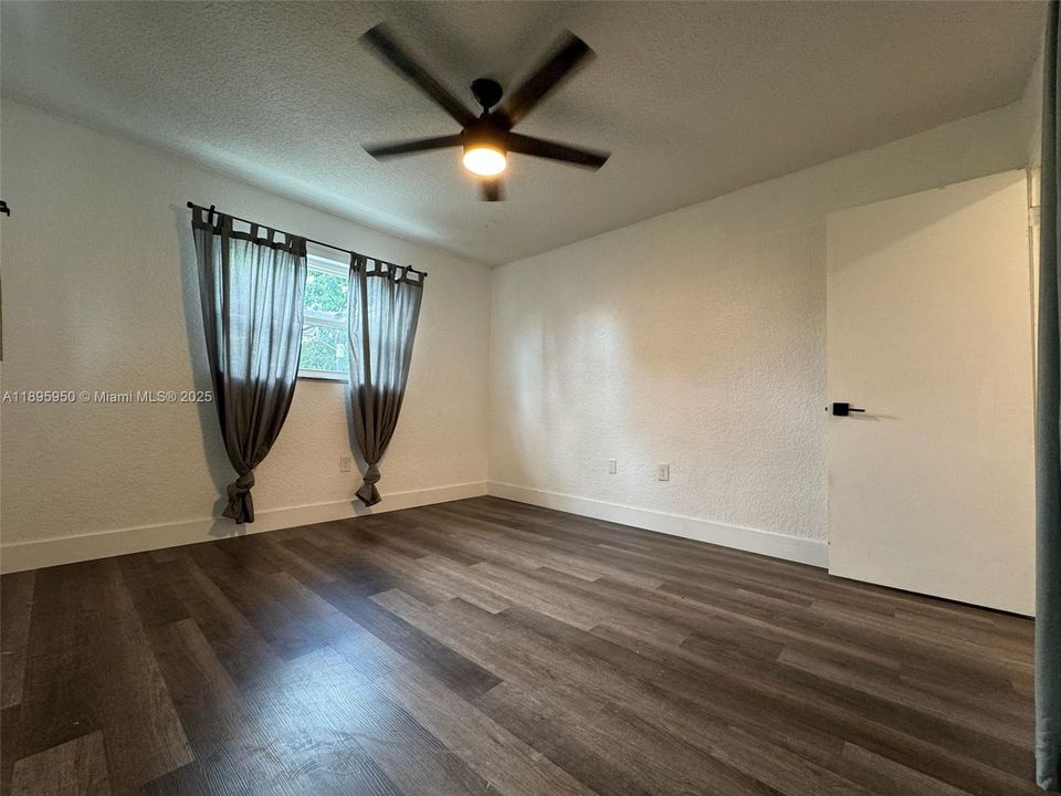 Recently Rented: $3,200 (2 beds, 2 baths, 1337 Square Feet)