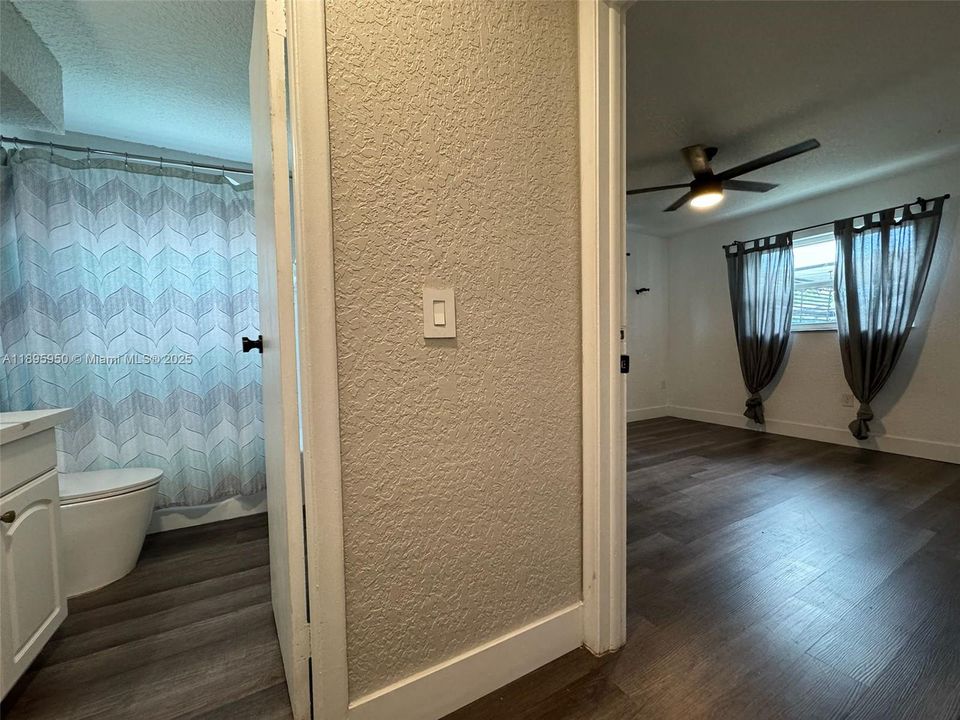 Recently Rented: $3,200 (2 beds, 2 baths, 1337 Square Feet)
