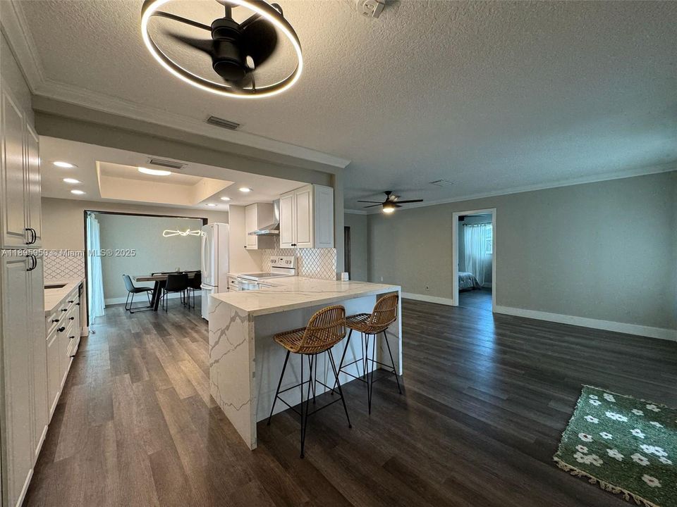 Recently Rented: $3,200 (2 beds, 2 baths, 1337 Square Feet)