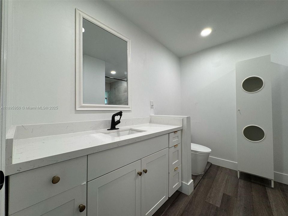 Recently Rented: $3,200 (2 beds, 2 baths, 1337 Square Feet)