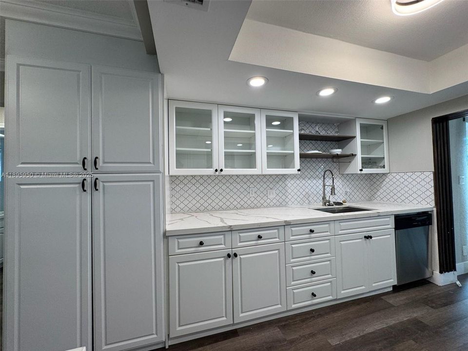 Recently Rented: $3,200 (2 beds, 2 baths, 1337 Square Feet)