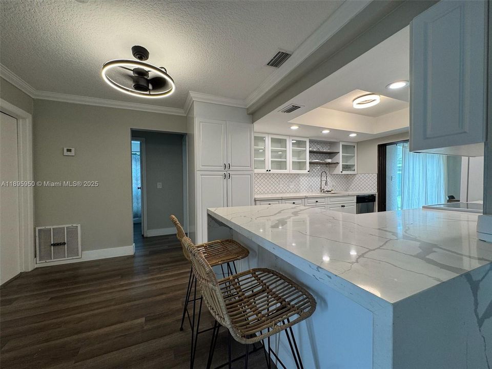 Recently Rented: $3,200 (2 beds, 2 baths, 1337 Square Feet)