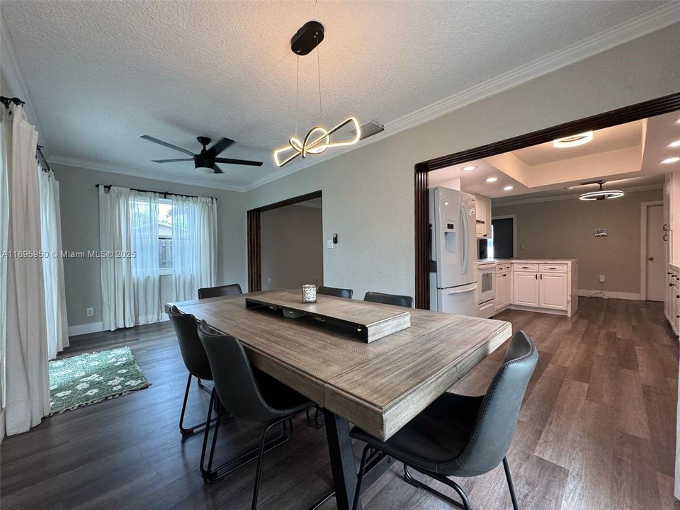 Recently Rented: $3,200 (2 beds, 2 baths, 1337 Square Feet)