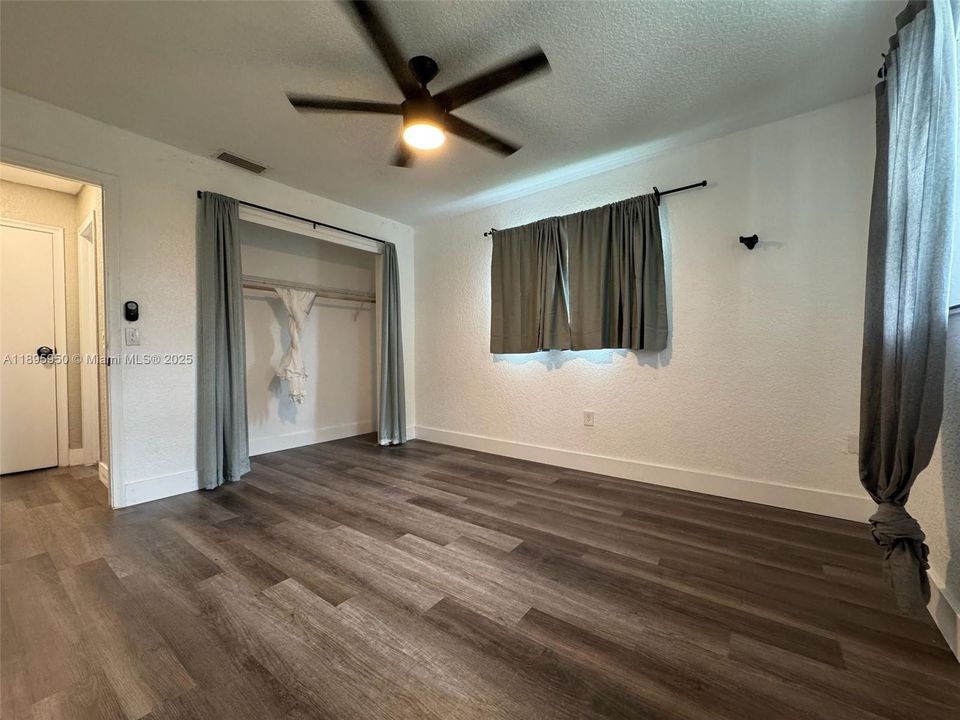 Recently Rented: $3,200 (2 beds, 2 baths, 1337 Square Feet)