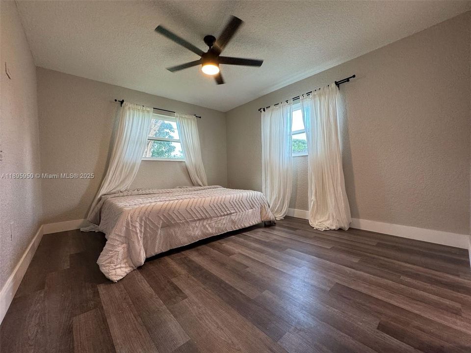 Recently Rented: $3,200 (2 beds, 2 baths, 1337 Square Feet)