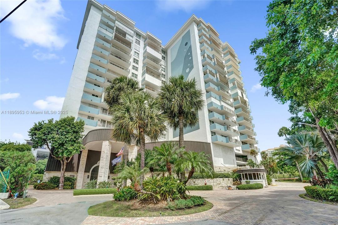 Active With Contract: $1,249,000 (3 beds, 2 baths, 2490 Square Feet)