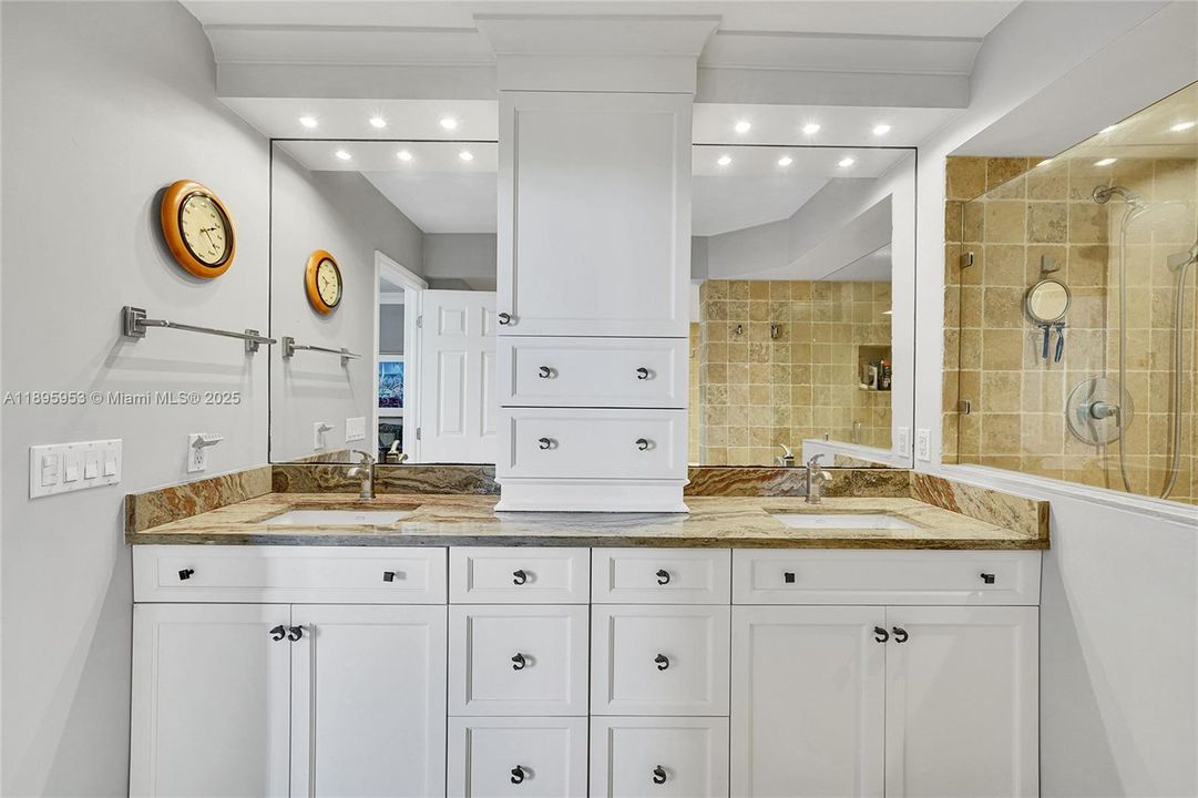 Active With Contract: $1,249,000 (3 beds, 2 baths, 2490 Square Feet)