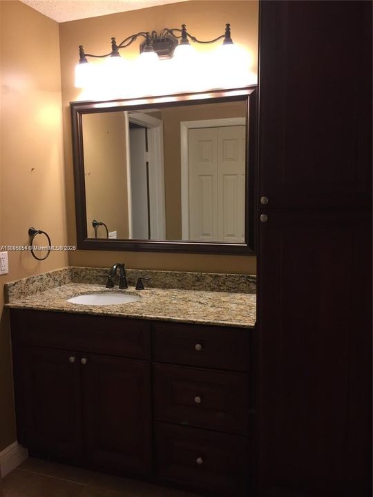 Недавно арендовано: $2,450 (2 спален, 2 ванн, 1220 Квадратных фут)