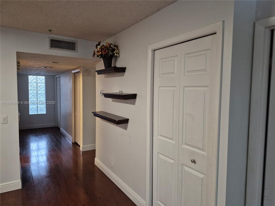 Недавно арендовано: $2,450 (2 спален, 2 ванн, 1220 Квадратных фут)