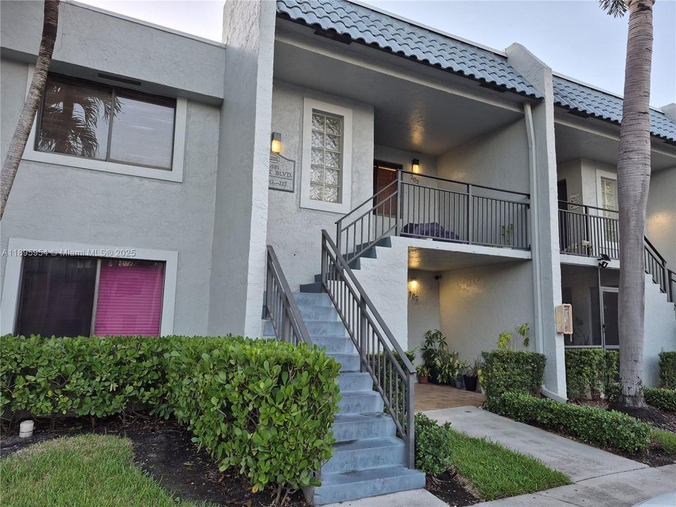 Недавно арендовано: $2,450 (2 спален, 2 ванн, 1220 Квадратных фут)