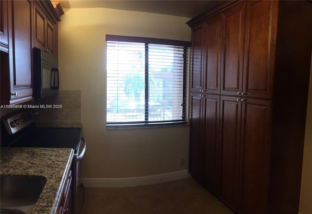 Недавно арендовано: $2,450 (2 спален, 2 ванн, 1220 Квадратных фут)