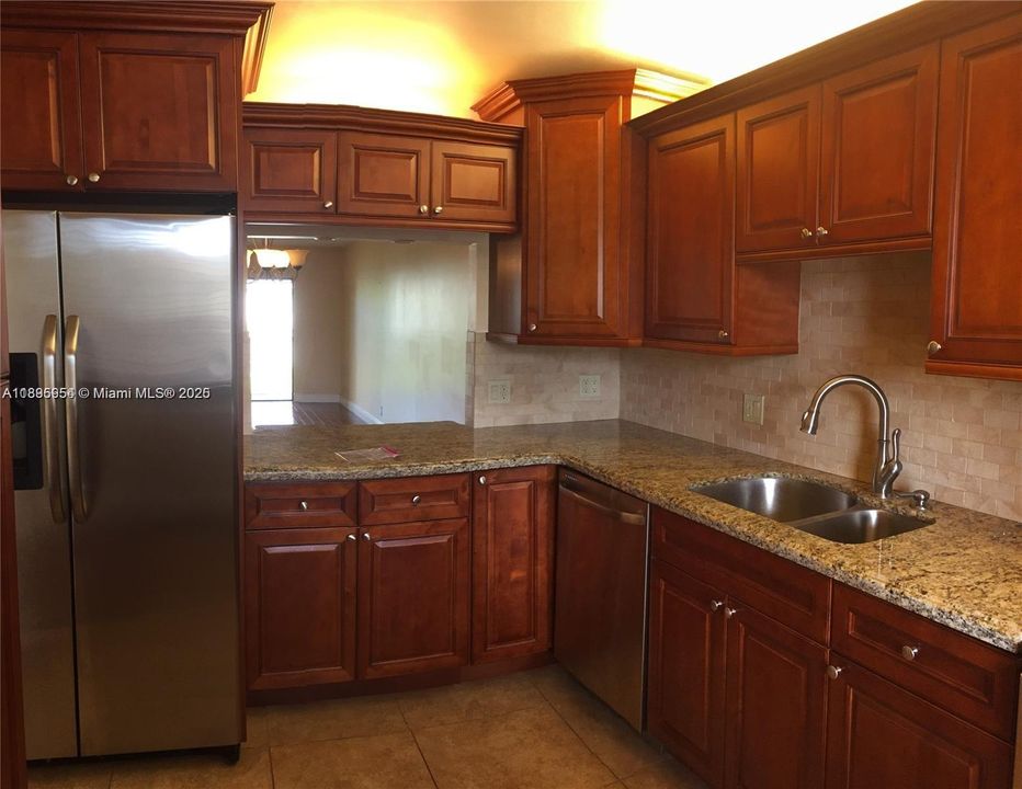 Недавно арендовано: $2,450 (2 спален, 2 ванн, 1220 Квадратных фут)