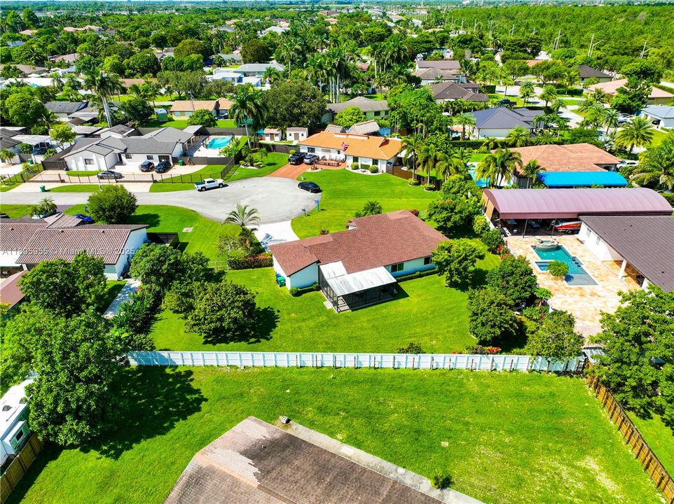 Activo con contrato: $749,900 (3 camas, 2 baños, 1799 Pies cuadrados)