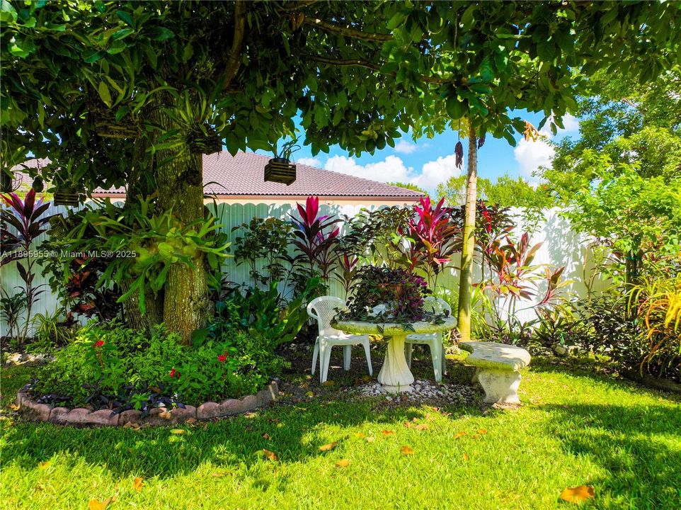 Activo con contrato: $749,900 (3 camas, 2 baños, 1799 Pies cuadrados)