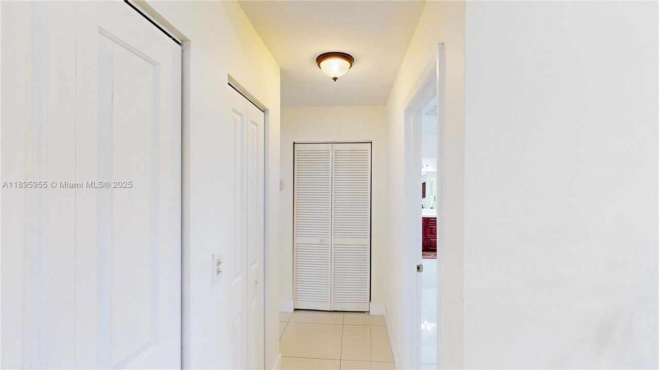 Activo con contrato: $749,900 (3 camas, 2 baños, 1799 Pies cuadrados)